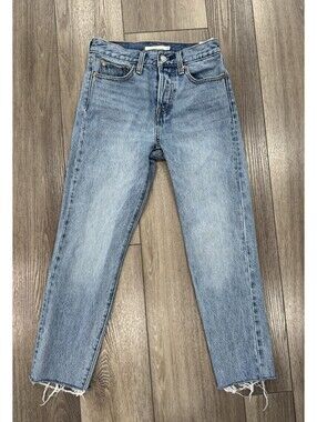Levi’s wedgie fit ankle jeans blue light wash with raw hem 24